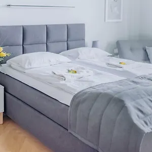 Apartel Plac Zbawiciela Варшава